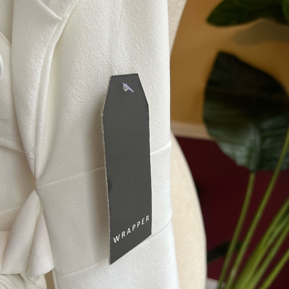 Wrapper Romper - Picture 4 of 12